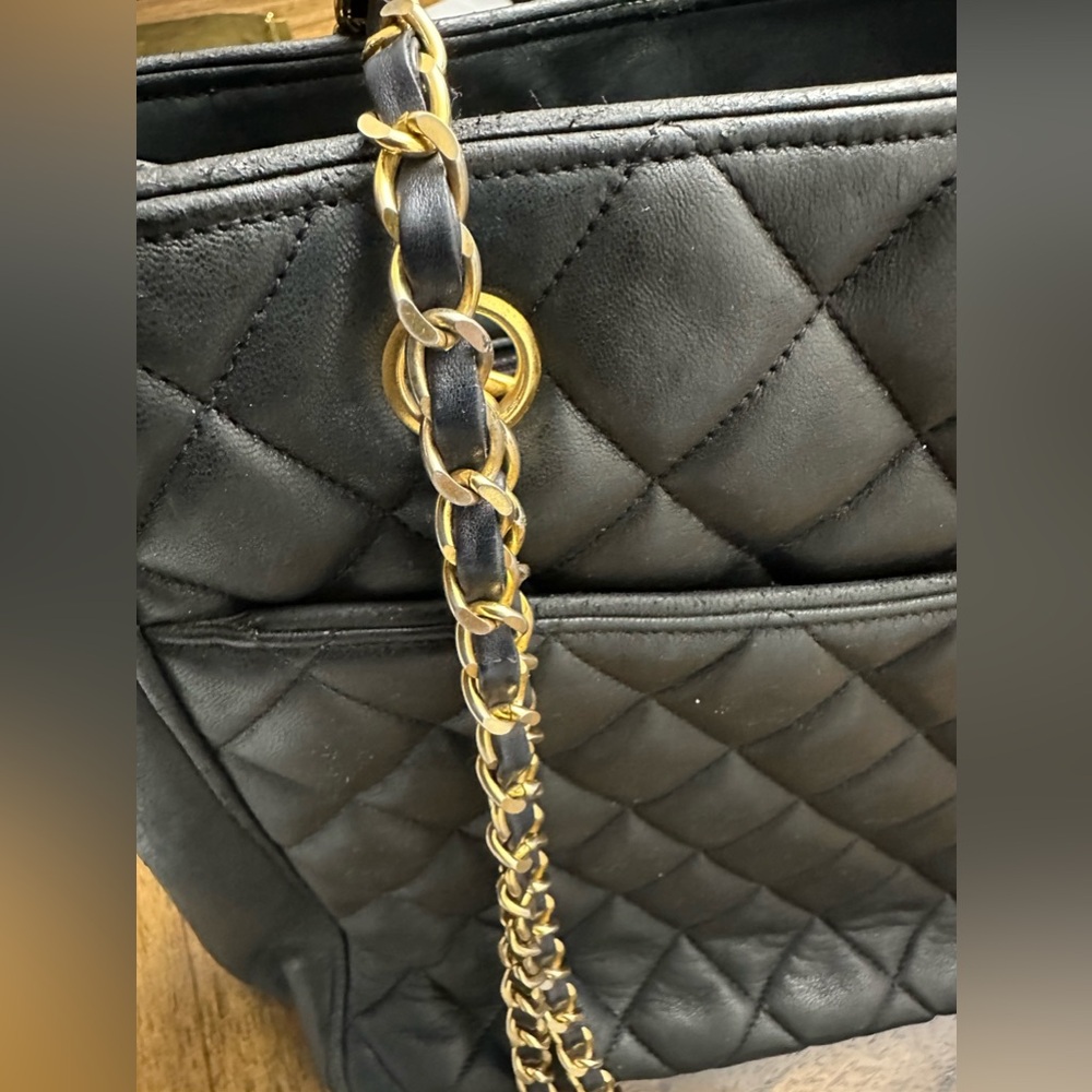 Chanel Lambskin Tote Authentic COA - Picture 9 of 16